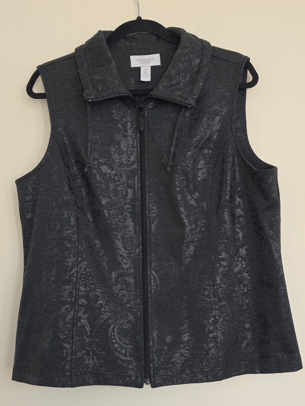 Weekends by Chico's Size 2 Paisley Print Metallic Full Zip Vest